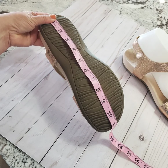 Vionic Marsala Sandal Never Worn - Picture 10 of 17